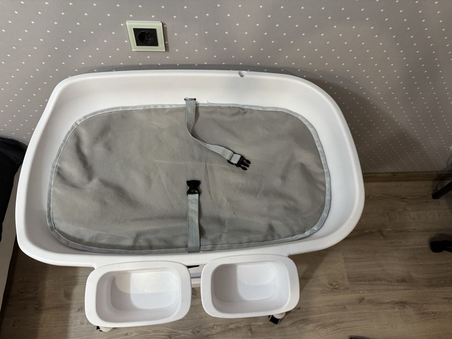 Продам пеленальный стол