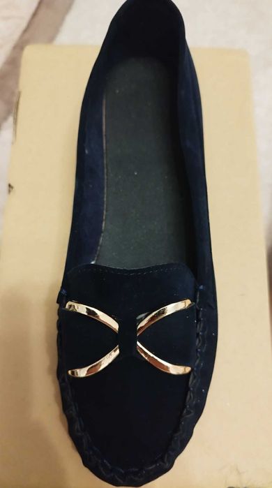 Дамски обувки и мокасини