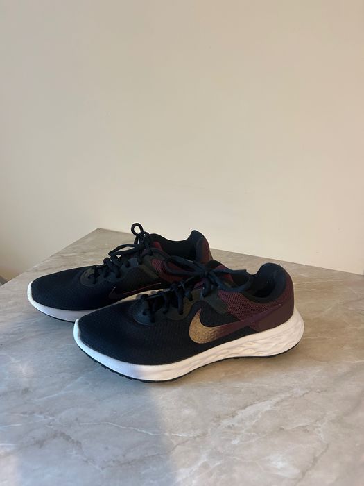 Маратонки NIKE 42 номер