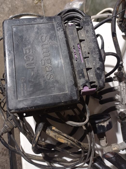 Газов инжекцион за 4 цилиндров автомобил