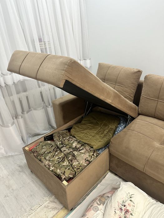 Угловой диван в отличном состоянии.