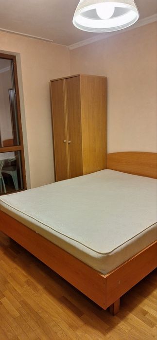 Продавам спалня с матрак, гардероби и скрин, изгодно, почти нови