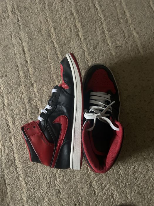 Nike air jordan 1 mid bred banned marime 41