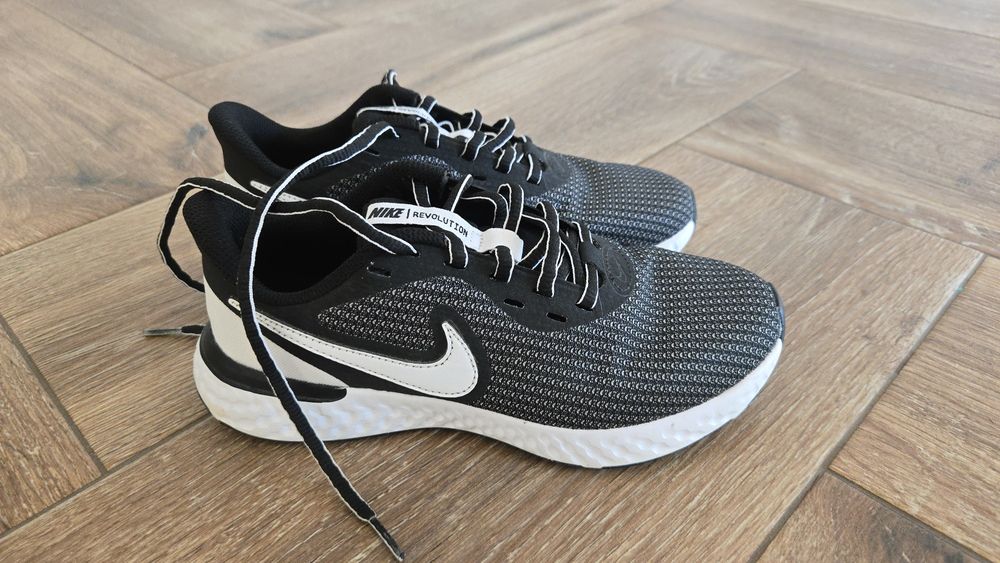 Nike 35 номер-нови