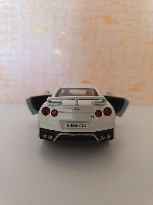 Nissan GT-R R35 temir o'yinchoq