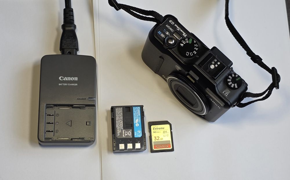 Aparat foto Canon Powershot G9 12.1 mega pixels  - impecabil