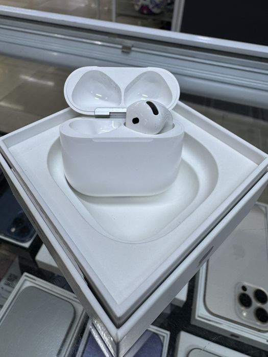 Airpods 4 series