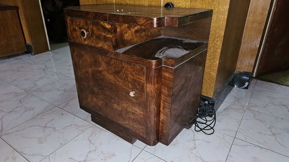 Стар скрин за реставриране