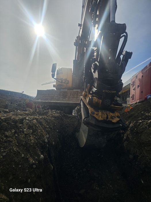 Inchiriere excavator pe pneuri