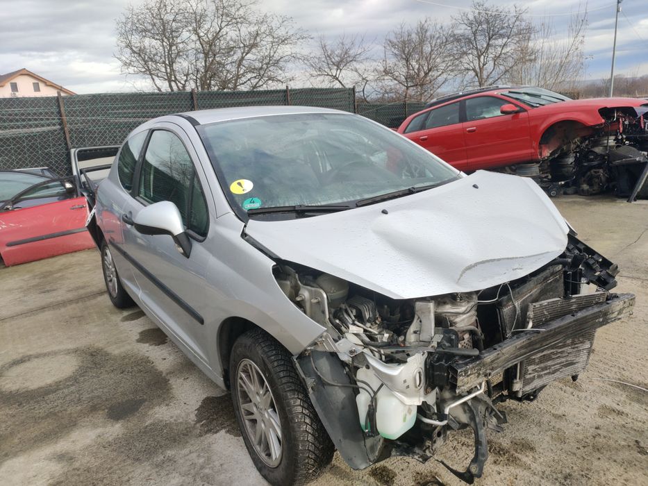 Dezmembrari ușa haion stop oglinda punte scaune ceasuri  Peugeot 207