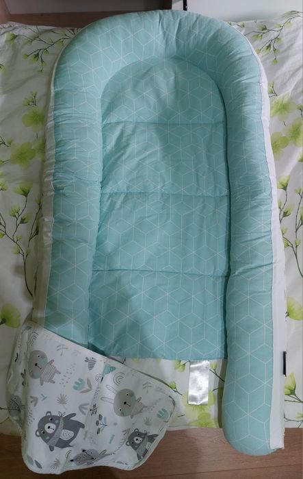 Babynest cu 2 fete