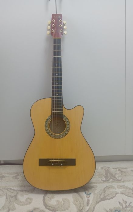 Акустическая гитара