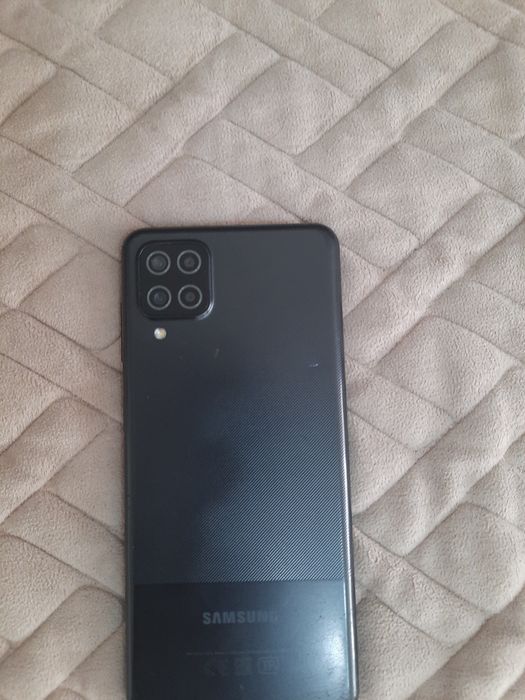 Продам/обмен самсунга12 состоягие хорошие тока трещина  а так 10/10