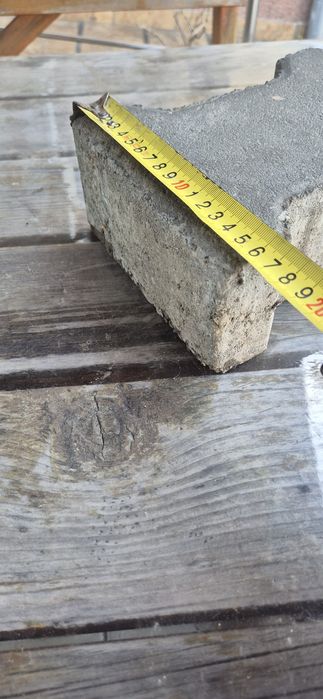 Pavele T2gri ciment, trafic intens 20×16,5×8cm 110 m2 .48 lei m2.