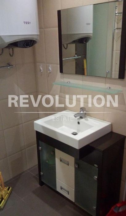 Дава се под наем Тристаен апартамент в Варна, Базар Левски - 100 кв.м за 800 € - Снимка #11