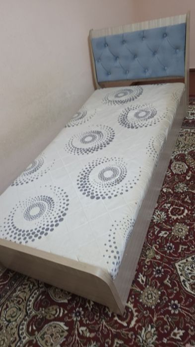 Продается детский кровать 2 шт и учебный стол