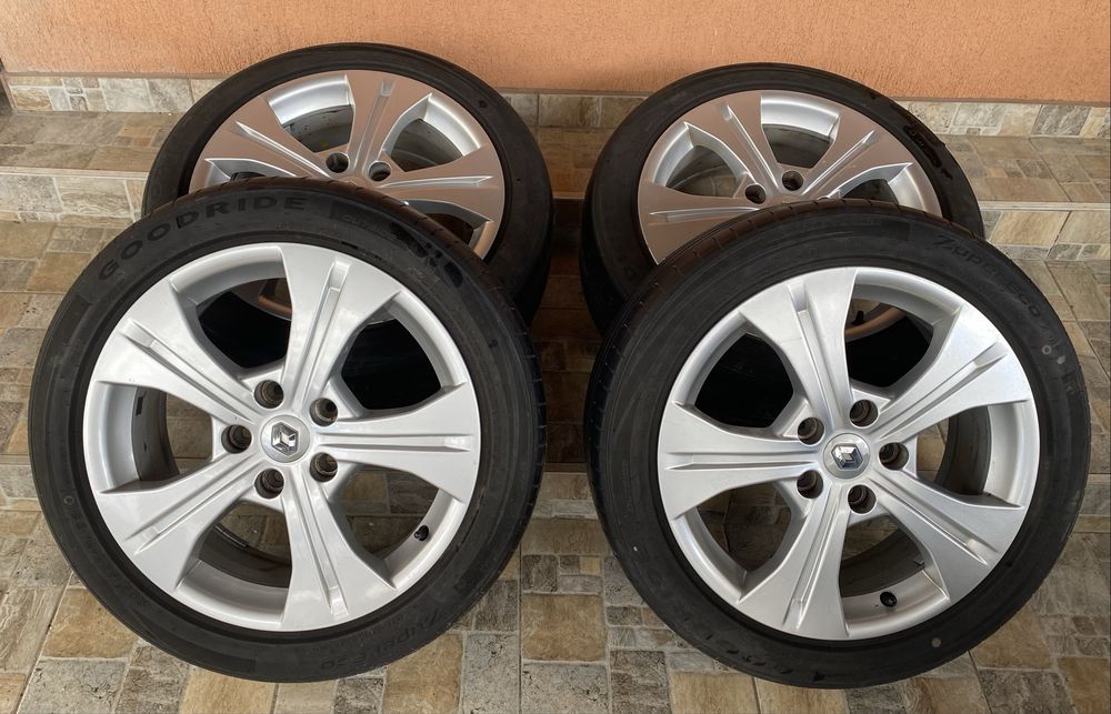 Jante R17 originale Renault Anvelope Goodride 205/50