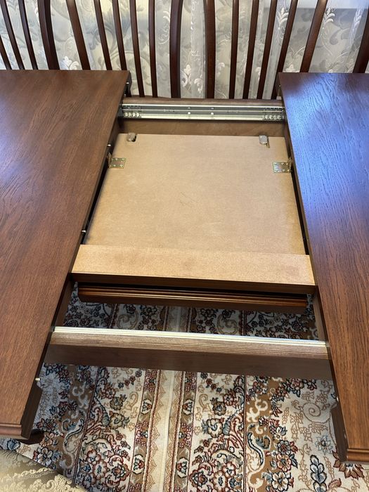 Продам обеденный стол