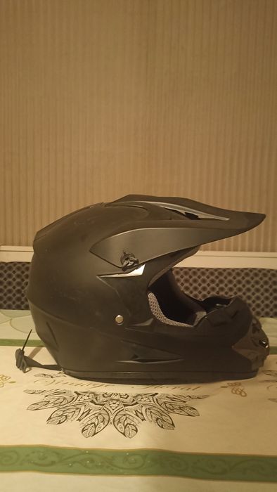 Продаю  мотошлем