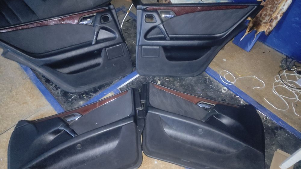 Дверные карты, сидения от w210