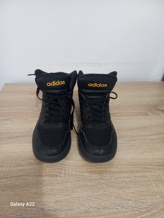 Vând adidași copii