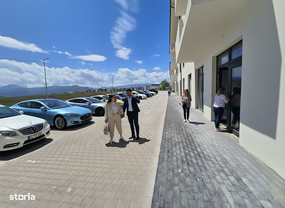 Spatiu Comercial cu Vitrine, Open Space, 54 mp - Doamna Stanca Sibiu