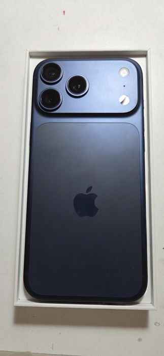 Iphone 17 pro max с гарантией