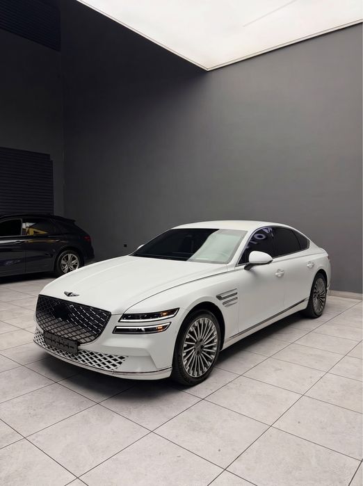 Genesis     G80
