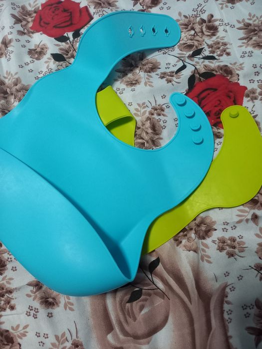 Bavete din silicon pentru băieței