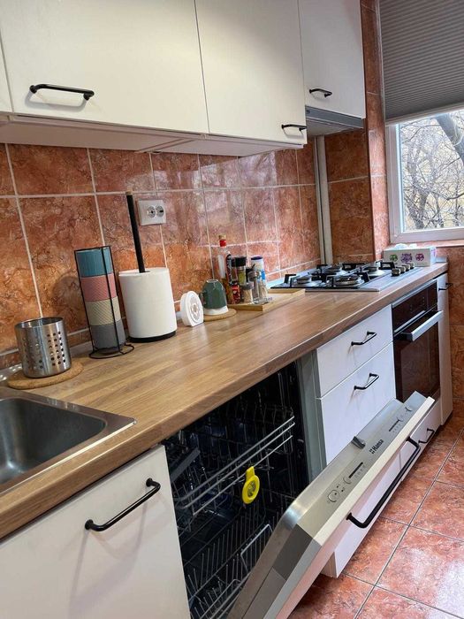 Proprietar inchiriez apartament 3 camere Piata Iancului metrou