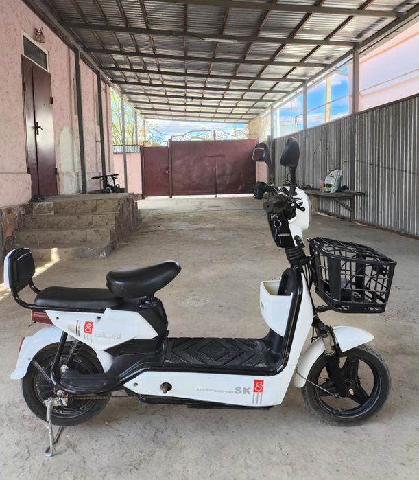 На продаже Скутер Sk8