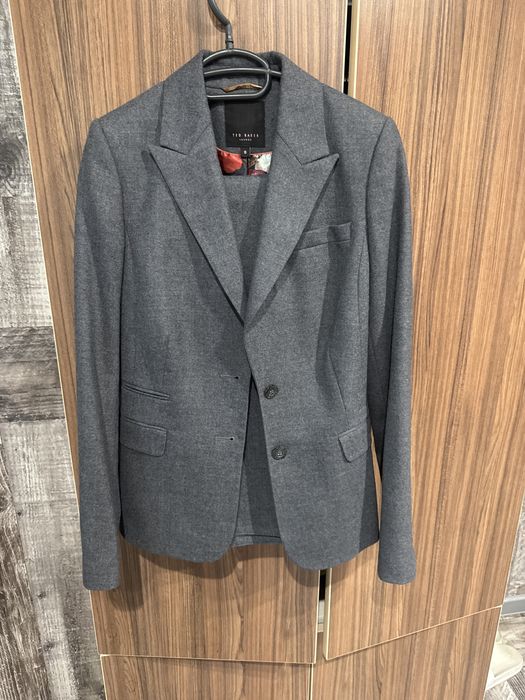 Ted Baker  костюм ,панталон и сако