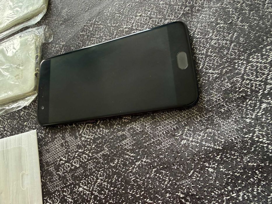 OnePlus 5 128GB Black – Android 15 LineageOS, перфектен + аксесоари