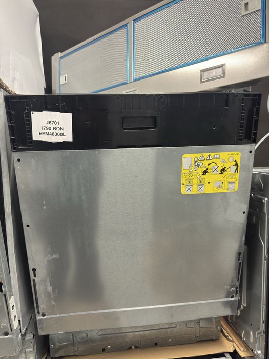 Mașină de spălat vase complet integrabilă Electrolux EEM48300L