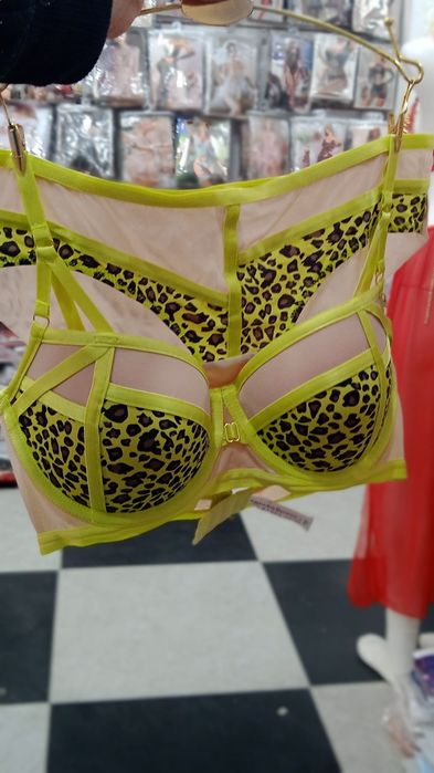 Komplekt ichki kiyimlar