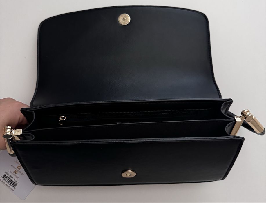 Чисто нова чанта с етикет