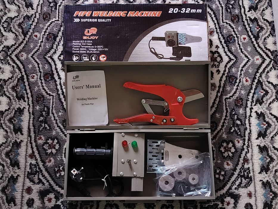 Plastik trubalarni ulaydigan poyalnik sotiladi.