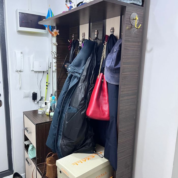 Прихожая вместительная