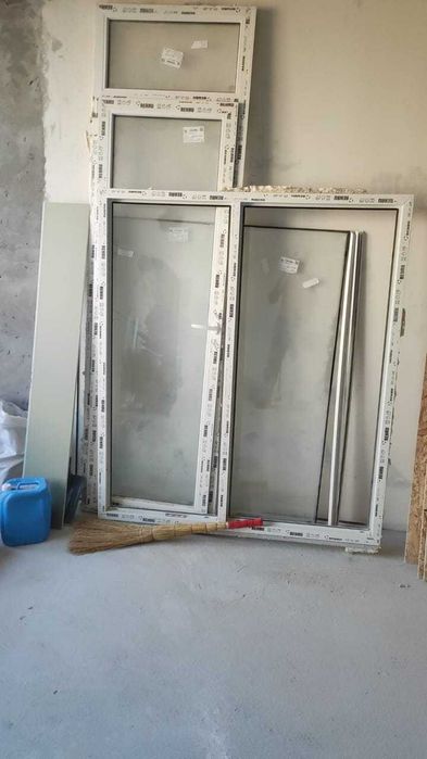 Пластиковые окно и дверь