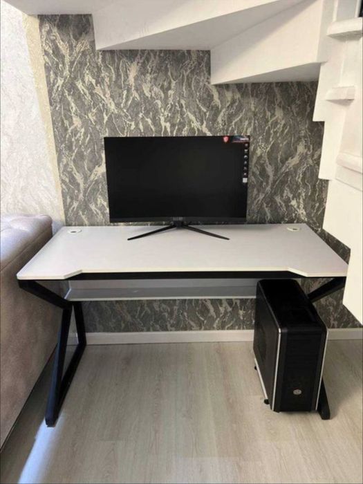 Стол в стиле лофт