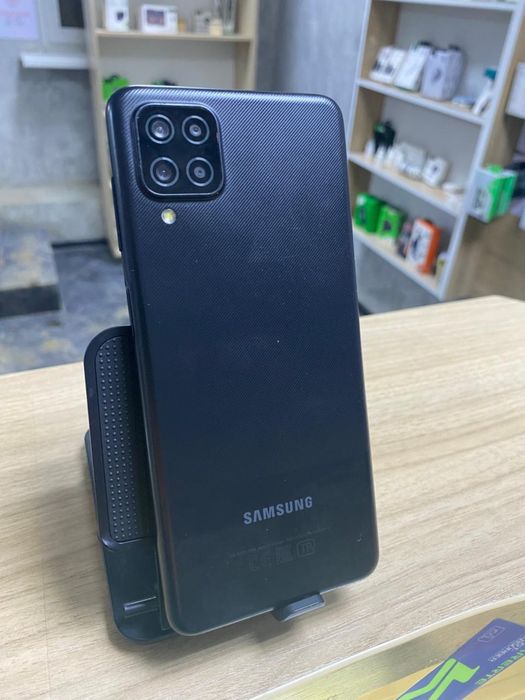 Самсунг а12 /32 гига