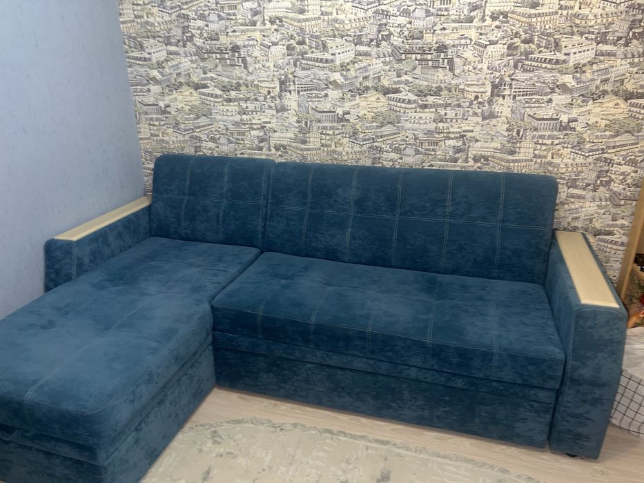 Продаю диван, раскоадывается