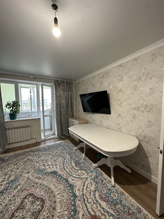 Стол новый деревяный