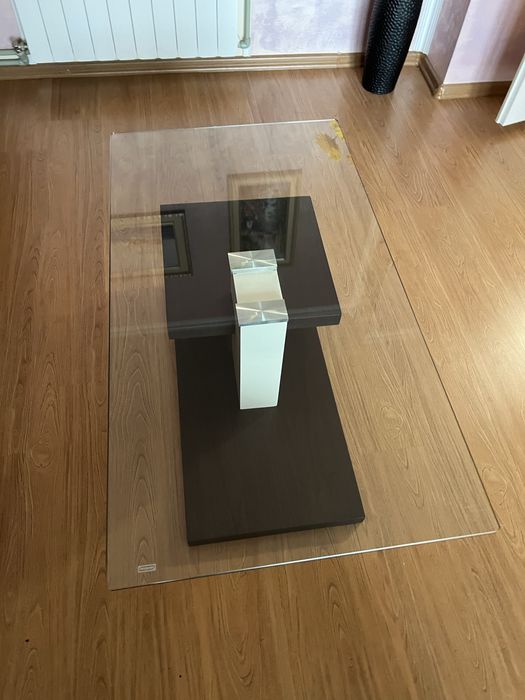 Маса холна 59/110/42 стъклен плот