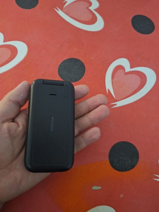 Nokia 2660 flip sotiladi