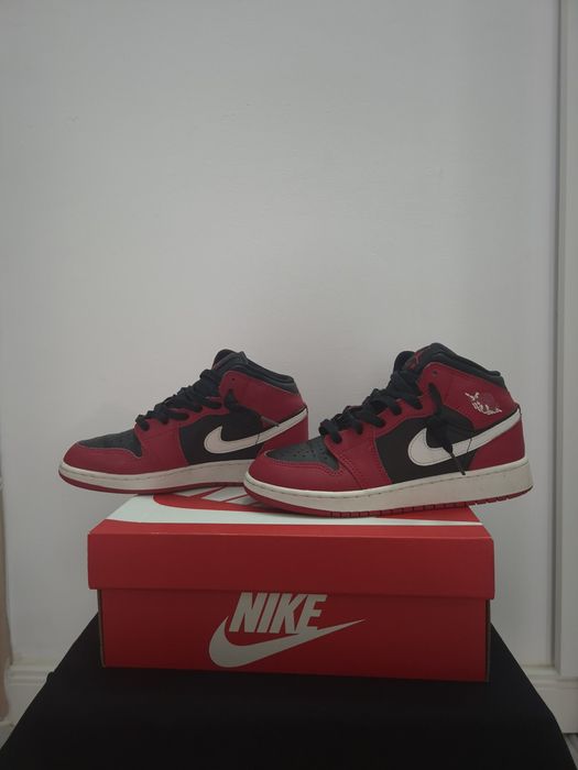 Air Jordan 1 Mid GS "Gym Red Black White"
