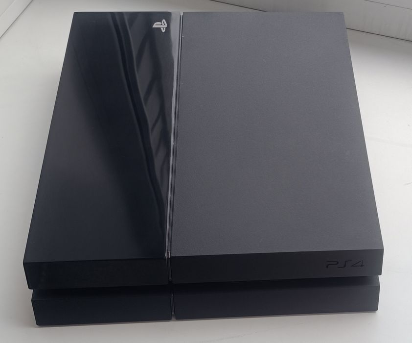 Продам Sony Playstation 4