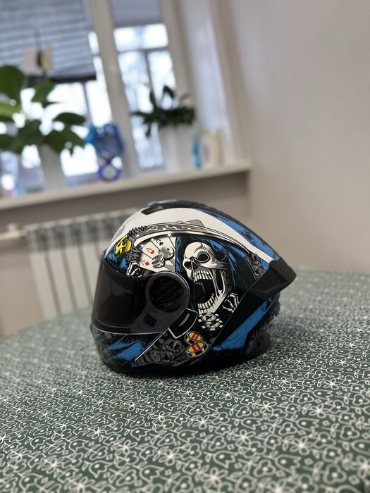 Продам мотошлем в отличном состоянии