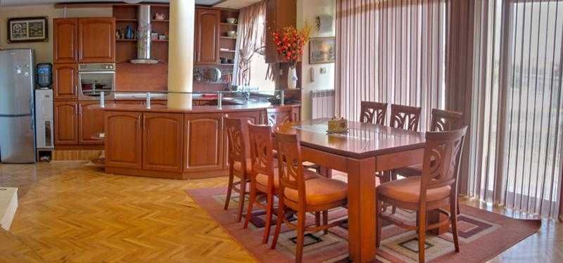 Дава се под наем Къща в Бургас, Ветрен - 240 кв.м за 1000 € - Снимка #3