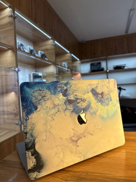 Macbook pro/13/2019